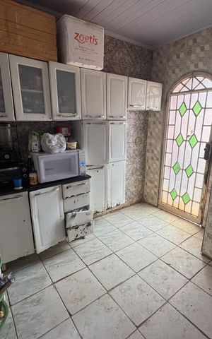 Casa à venda com 180m², 3 quartos e 2 vagas Casa à venda com 180m², 3 quartos e 2 vagasCozinha