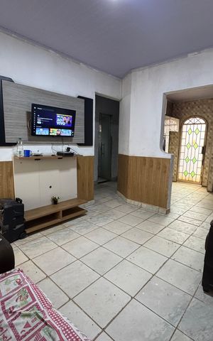 Casa à venda com 180m², 3 quartos e 2 vagas Casa à venda com 180m², 3 quartos e 2 vagasSala