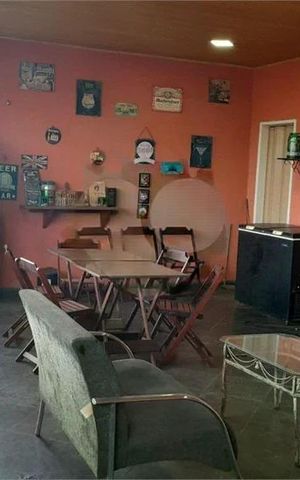 Casa à venda com 301m², 5 quartos e 3 vagas