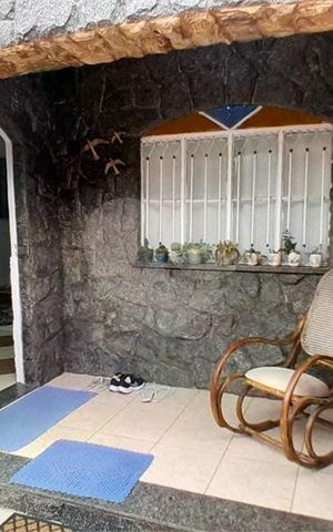 Casa à venda com 301m², 5 quartos e 3 vagas