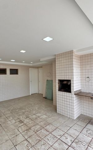 Apartamento à venda com 270m², 4 quartos e 3 vagas Apartamento à venda com 270m², 4 quartos e 3 vagasTerraço