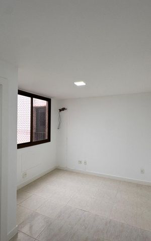 Apartamento à venda com 270m², 4 quartos e 3 vagas Apartamento à venda com 270m², 4 quartos e 3 vagasSuíte 3