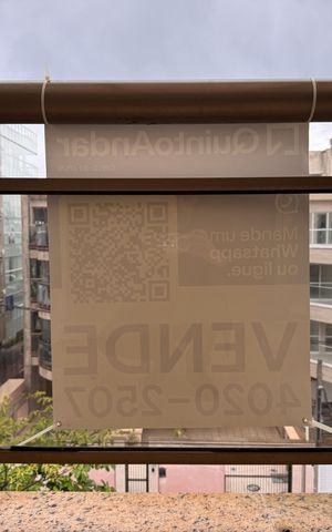 Apartamento à venda com 270m², 4 quartos e 3 vagas Apartamento à venda com 270m², 4 quartos e 3 vagasPlaquinha Quinto Andar