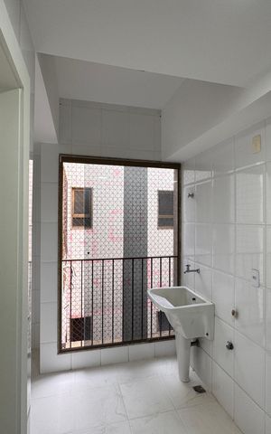 Apartamento à venda com 270m², 4 quartos e 3 vagas Apartamento à venda com 270m², 4 quartos e 3 vagasCozinha e Área de Serviço