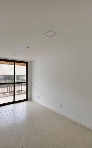 Apartamento à venda com 270m², 4 quartos e 3 vagas Apartamento à venda com 270m², 4 quartos e 3 vagasSuíte 1