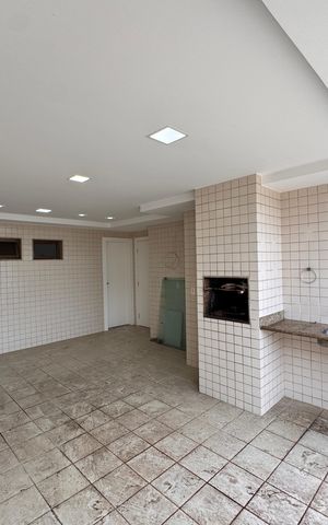 Apartamento à venda com 270m², 4 quartos e 3 vagas Apartamento à venda com 270m², 4 quartos e 3 vagasTerraço