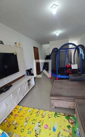 Casa para alugar com 70m², 2 quartos e 2 vagasSala