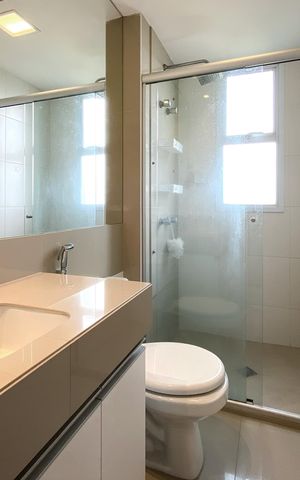Apartamento à venda com 73m², 2 quartos e 2 vagas Apartamento à venda com 73m², 2 quartos e 2 vagasBanheiro da Suíte