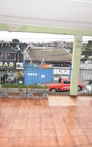 Casa à venda com 156m², 2 quartos e 2 vagas Casa à venda com 156m², 2 quartos e 2 vagasVaranda da Sala