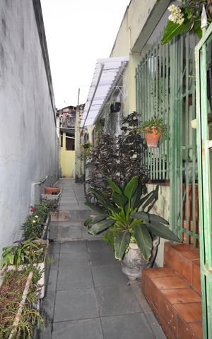 Casa à venda com 156m², 2 quartos e 2 vagas Casa à venda com 156m², 2 quartos e 2 vagasCorredor