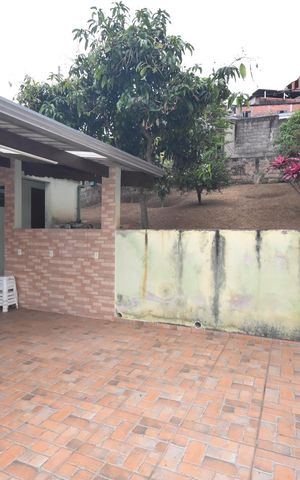 Casa à venda com 156m², 2 quartos e 2 vagas Casa à venda com 156m², 2 quartos e 2 vagasChurrasqueira