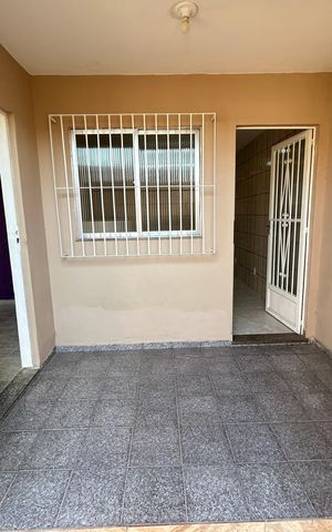 Casa para alugar com 70m², 2 quartos e sem vagaVaranda