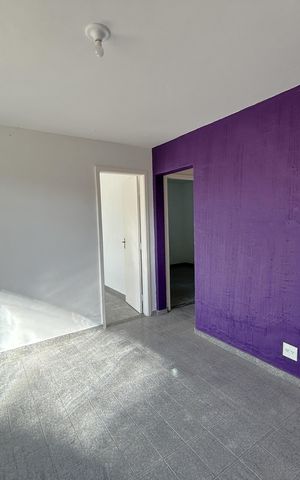Casa para alugar com 70m², 2 quartos e sem vagaSala