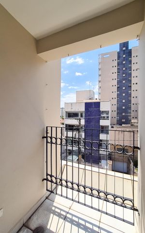 Apartamento à venda com 122m², 3 quartos e 2 vagasVaranda Suíte 2