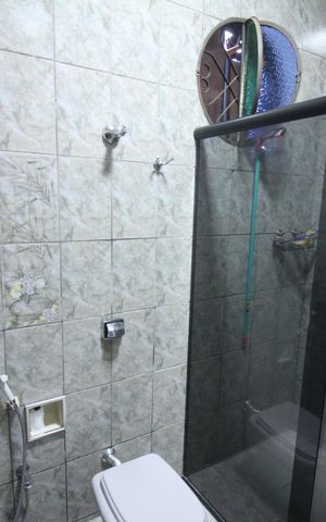Casa à venda com 180m², 3 quartos e 2 vagasBanheiro 2