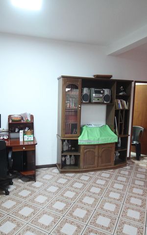 Casa à venda com 180m², 3 quartos e 2 vagasSala
