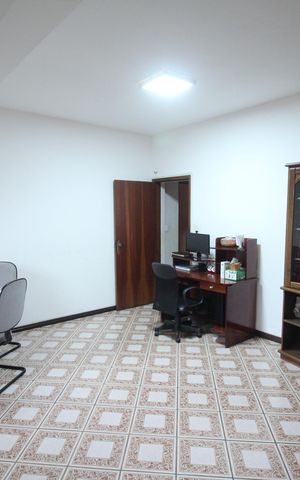 Casa à venda com 180m², 3 quartos e 2 vagasSala