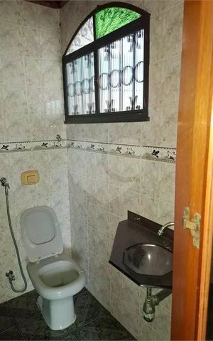Casa à venda com 150m², 3 quartos e 2 vagas