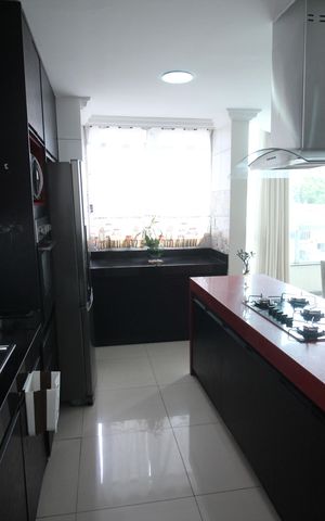Apartamento à venda com 239m², 4 quartos e 2 vagasCozinha