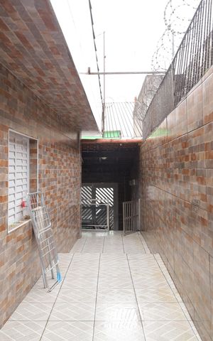 Casa à venda com 135m², 2 quartos e 2 vagasQuintal