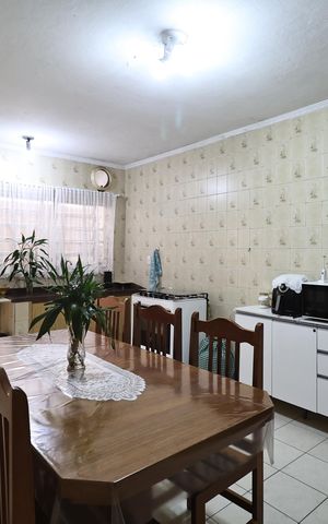 Casa à venda com 200m², 2 quartos e 1 vaga Casa à venda com 200m², 2 quartos e 1 vagaCozinha
