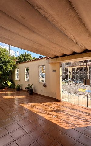 Casa à venda com 200m², 2 quartos e 1 vaga Casa à venda com 200m², 2 quartos e 1 vagaGaragem