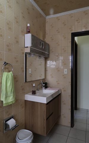 Casa à venda com 200m², 2 quartos e 1 vaga Casa à venda com 200m², 2 quartos e 1 vagaBanheiro