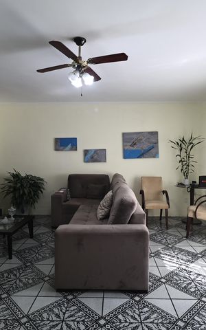 Casa à venda com 200m², 2 quartos e 1 vaga Casa à venda com 200m², 2 quartos e 1 vagaSala