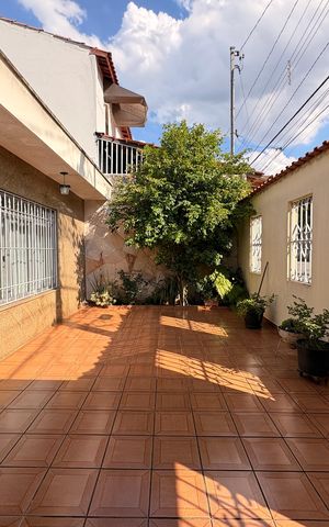 Casa à venda com 200m², 2 quartos e 1 vaga Casa à venda com 200m², 2 quartos e 1 vagaGaragem