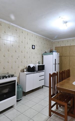 Casa à venda com 200m², 2 quartos e 1 vaga Casa à venda com 200m², 2 quartos e 1 vagaCozinha