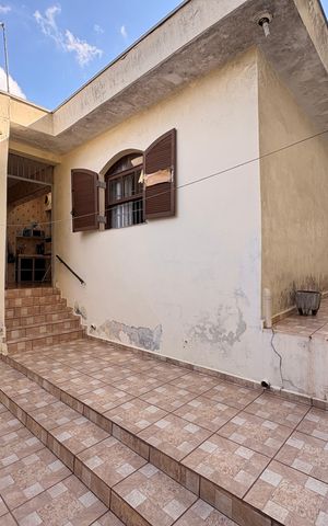 Casa à venda com 200m², 2 quartos e 1 vaga Casa à venda com 200m², 2 quartos e 1 vagaQuintal com churrasqueira