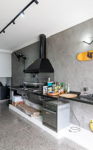Casa à venda com 204m², 4 quartos e 2 vagas Casa à venda com 204m², 4 quartos e 2 vagasEspaço Gourmet