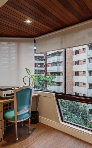 Apartamento à venda com 220m², 4 quartos e 5 vagas Apartamento à venda com 220m², 4 quartos e 5 vagasSala