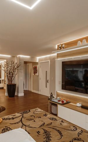 Apartamento à venda com 220m², 4 quartos e 5 vagas Apartamento à venda com 220m², 4 quartos e 5 vagasSala
