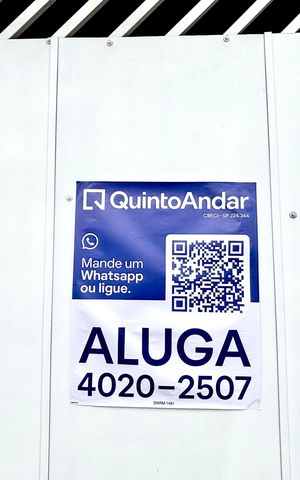 Casa para alugar com 88m², 2 quartos e 2 vagas Casa para alugar com 88m², 2 quartos e 2 vagasFachada