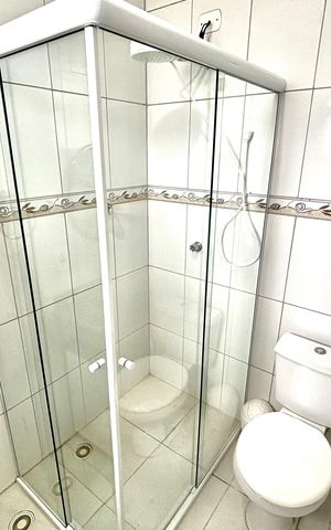Casa para alugar com 88m², 2 quartos e 2 vagas Casa para alugar com 88m², 2 quartos e 2 vagasBanheiro da Suíte 1