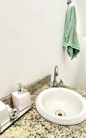 Casa para alugar com 88m², 2 quartos e 2 vagas Casa para alugar com 88m², 2 quartos e 2 vagasLavabo