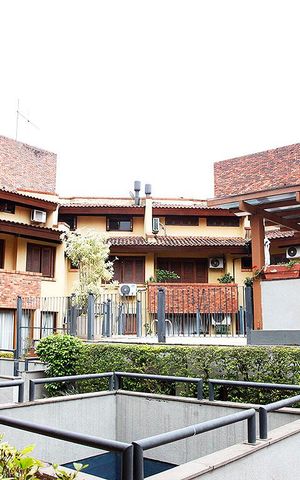 Casa de condomínio para alugar com 230m², 3 quartos e 2 vagasSala de Estar Vista
