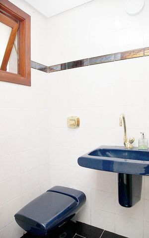 Casa de condomínio para alugar com 230m², 3 quartos e 2 vagasBanheiro 4 Lavabo