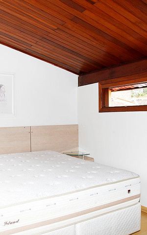 Casa de condomínio para alugar com 230m², 3 quartos e 2 vagasQuarto 1 Suíte