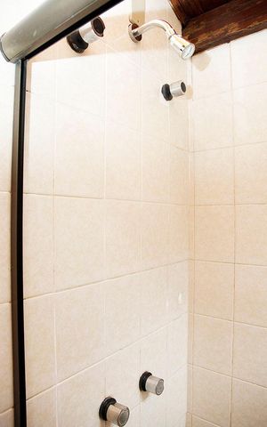 Casa de condomínio para alugar com 230m², 3 quartos e 2 vagasBanheiro 1 Quarto Suíte 1