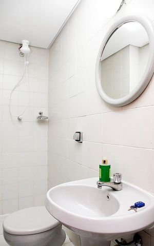 Casa de condomínio para alugar com 230m², 3 quartos e 2 vagasBanheiro 5 Serviço