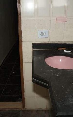 Casa para alugar com 70m², 2 quartos e sem vagaBanheiro