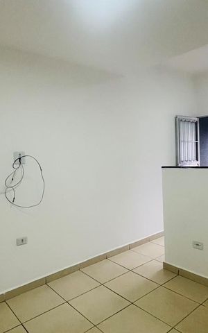 Casa para alugar com 35m², 1 quarto e sem vaga