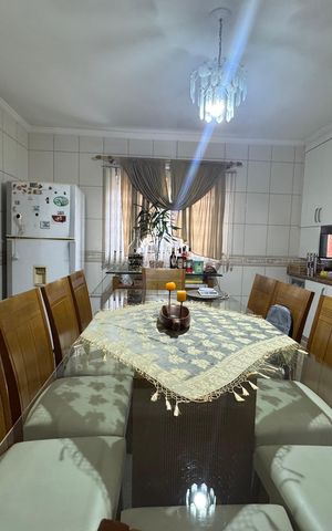 Casa à venda com 380m², 5 quartos e 2 vagas Casa à venda com 380m², 5 quartos e 2 vagasSala de Jantar