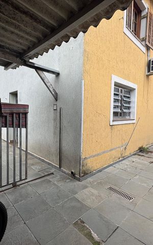 Casa à venda com 380m², 5 quartos e 2 vagas Casa à venda com 380m², 5 quartos e 2 vagasCorredor