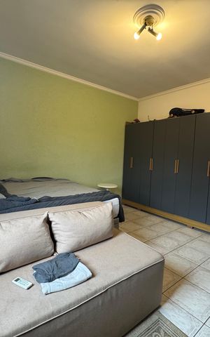 Casa à venda com 380m², 5 quartos e 2 vagas Casa à venda com 380m², 5 quartos e 2 vagasQuarto 2