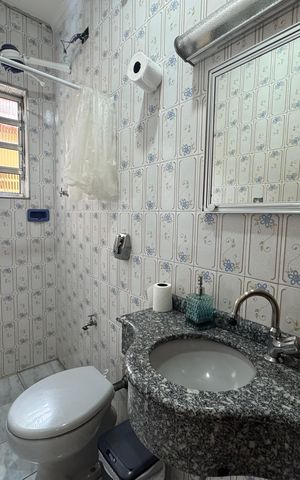 Casa à venda com 380m², 5 quartos e 2 vagas Casa à venda com 380m², 5 quartos e 2 vagasBanheiro 1