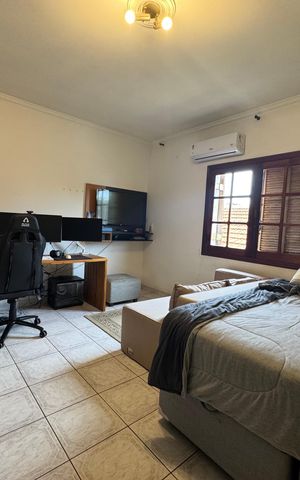 Casa à venda com 380m², 5 quartos e 2 vagas Casa à venda com 380m², 5 quartos e 2 vagasQuarto 2