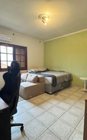 Casa à venda com 380m², 5 quartos e 2 vagas Casa à venda com 380m², 5 quartos e 2 vagasQuarto 2
